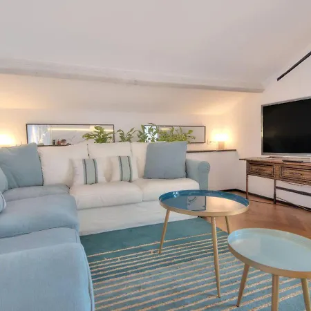 Livin' Portofino Sea